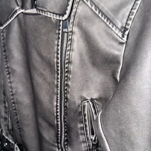 Stylish Gray Jacket with Zipper Details